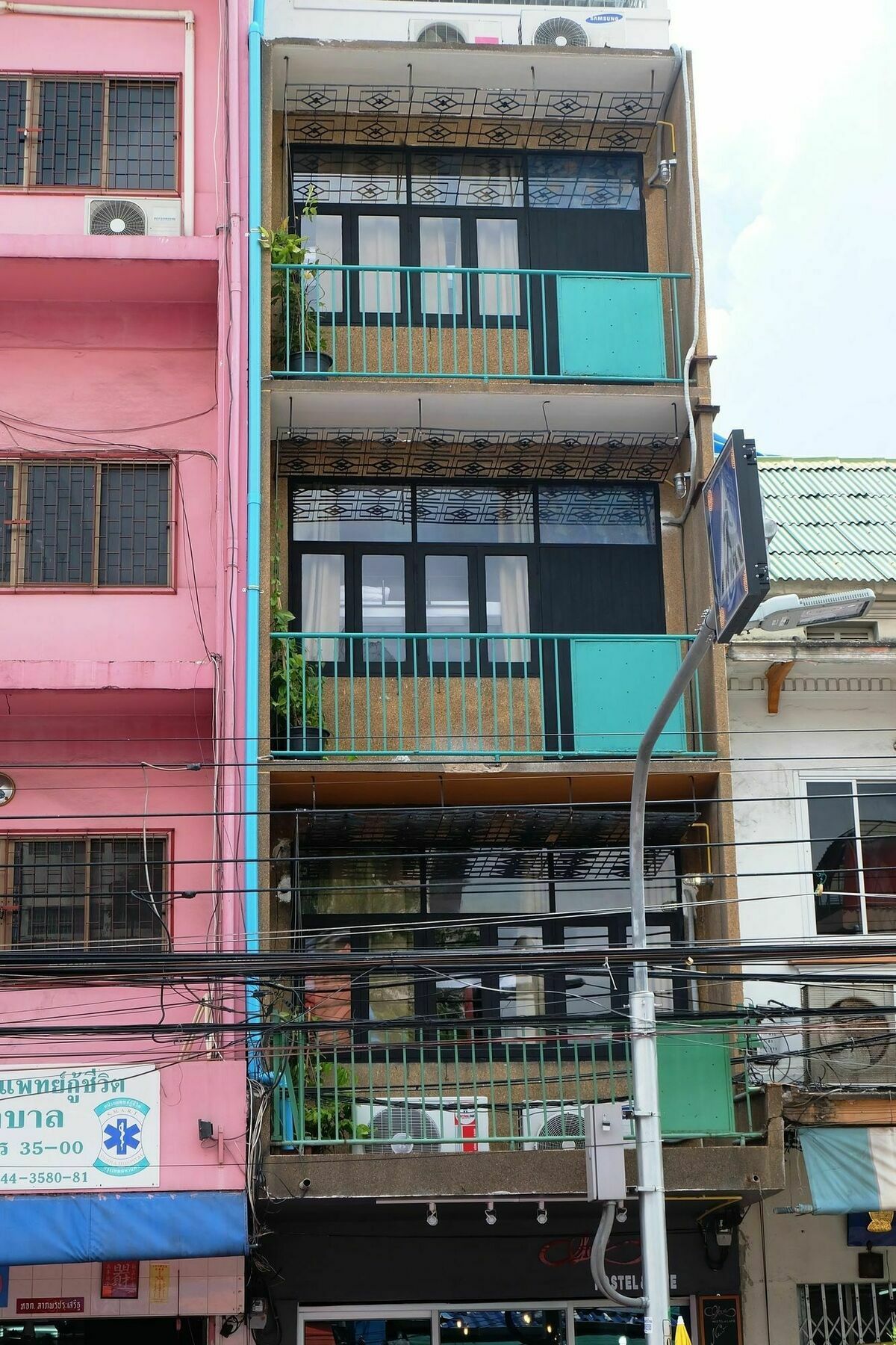 Bts Khaosan Hostel Bangkok Exterior photo